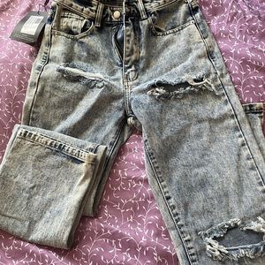 light wash ripped mom jeans (small/medium)